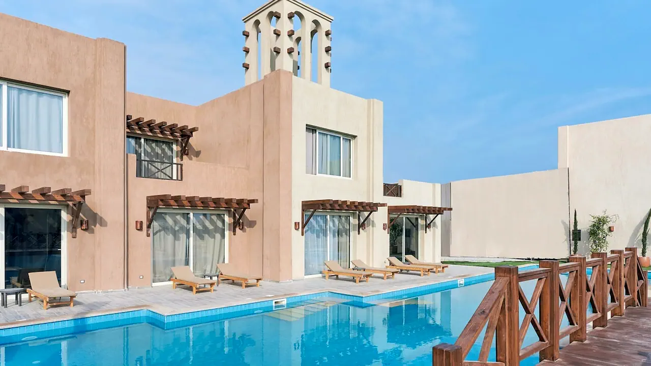 الفندق ترو بيتش ريزورت - مرسى علم